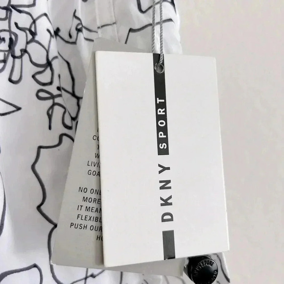 NWT- DKNY Sport 2 in 1 Running Shorts- size small - Picture 9 of 10